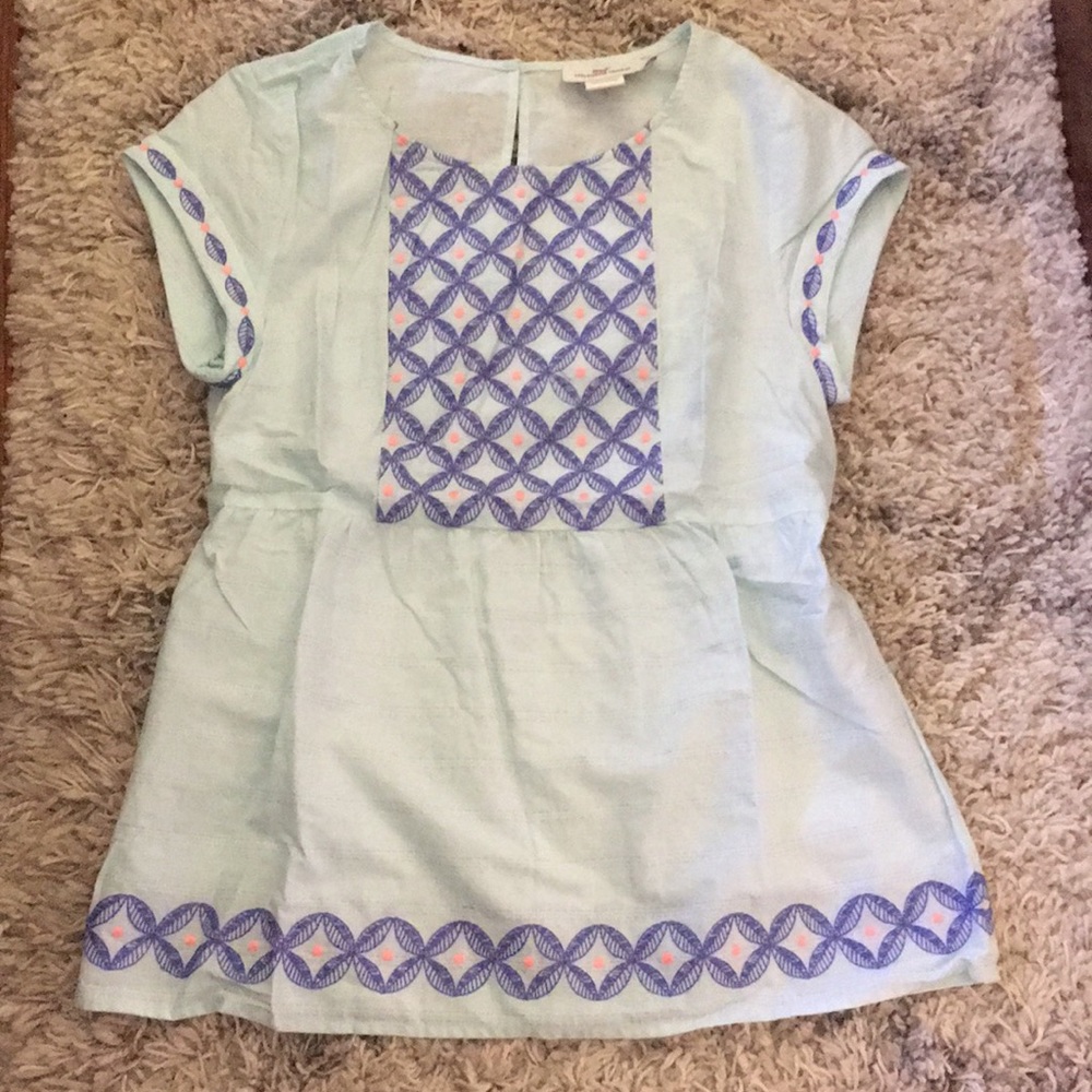 NWOT Vineyard Vines Embroidered Peplum Top